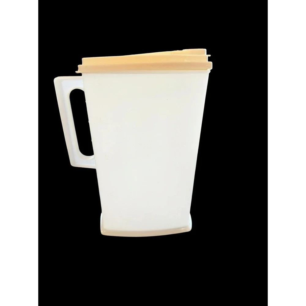 Vtg Rubbermaid 1 Gallon Pitcher Flip Top Lid